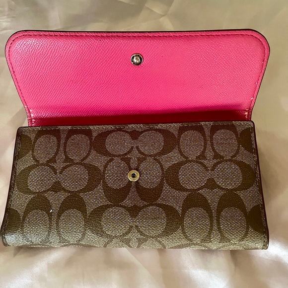 Coach Wallet - Picture 4 of 6